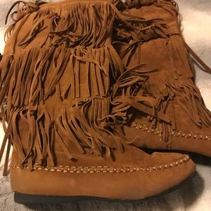 Hot cakes fringe boots